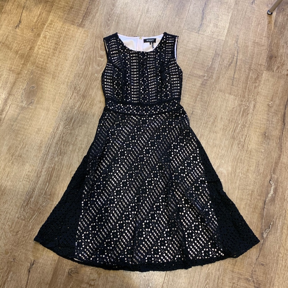 Donna Karan Sleeveless Lace Dress